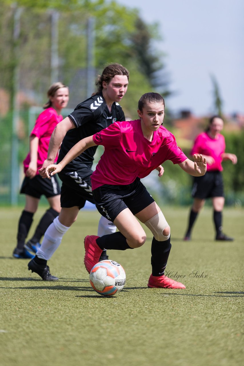 Bild 91 - B-Juniorinnen Pokalfinale SV Henstedt Ulzburg - SG Holstein Sued : 2:0